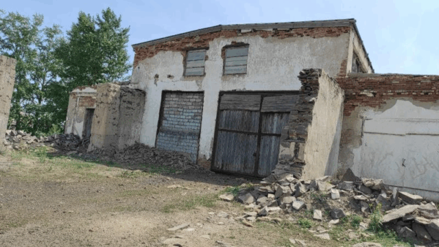 Жалпы ауданы 4844,5 ш.м. болатын ғимараттар мен құрылыстар кешені және 0,6283 га жер учаскесі